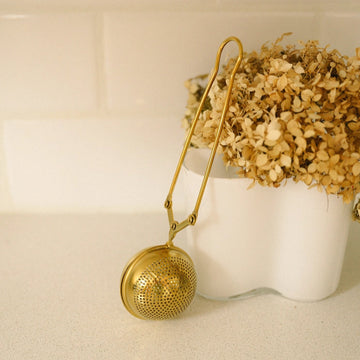 gold stainless steel tea ball infuser