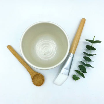 face mask bowl, mixing spoon and mask applicator